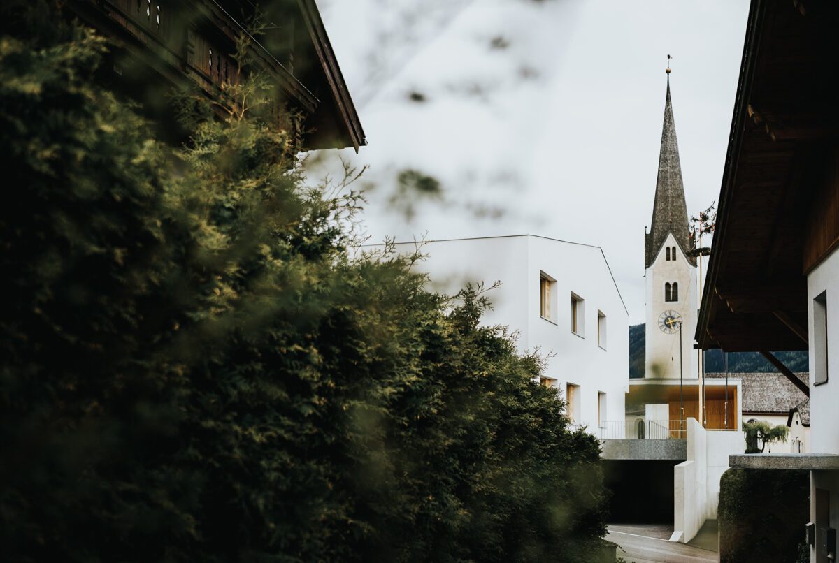 Nová náves v Patschi · Iliova Architektur, Architekturhalle Wulz-König